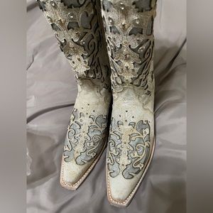 Gorgeous boots never worn!